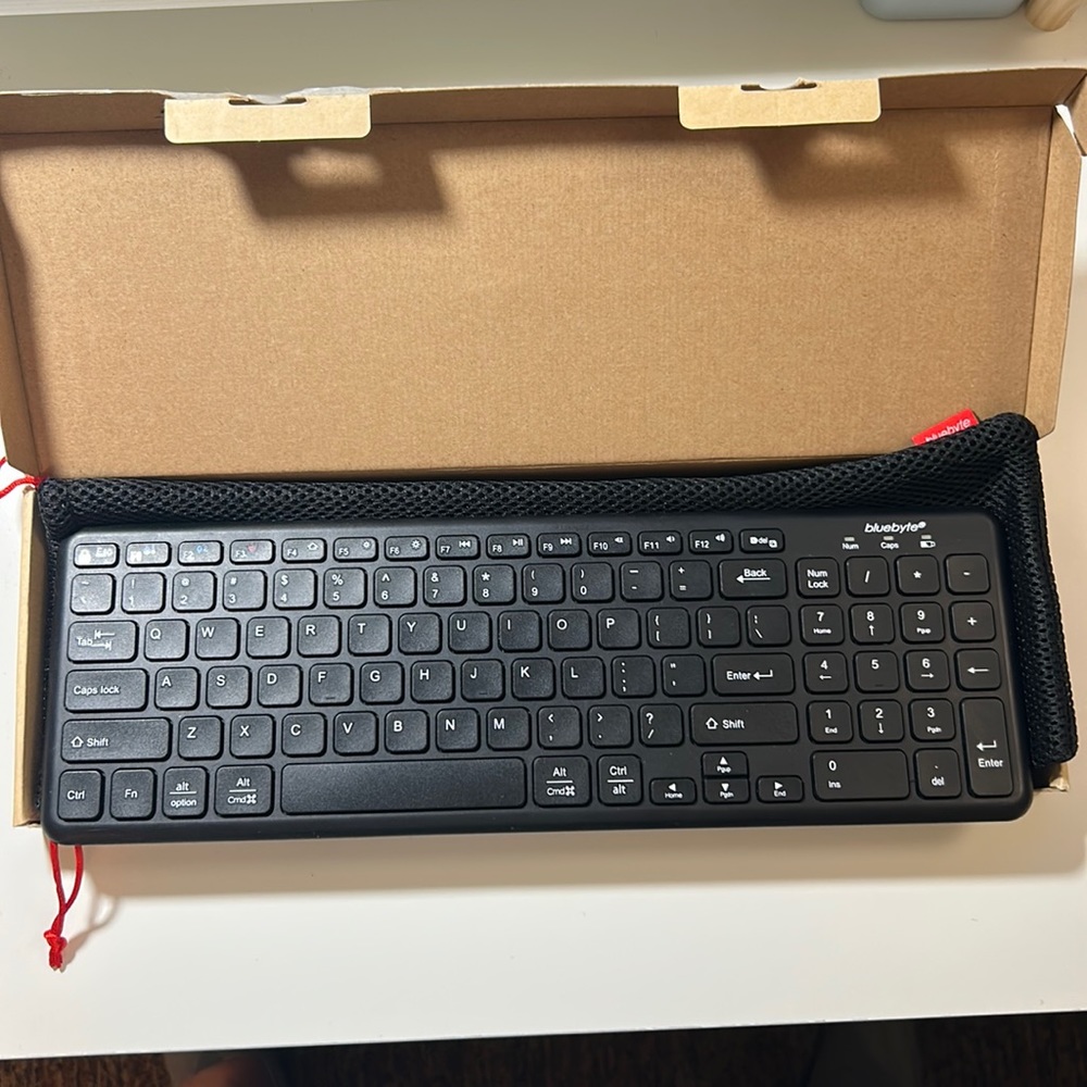 [SOLD!] Bluebyte Bluetooth Wireless Keyboard